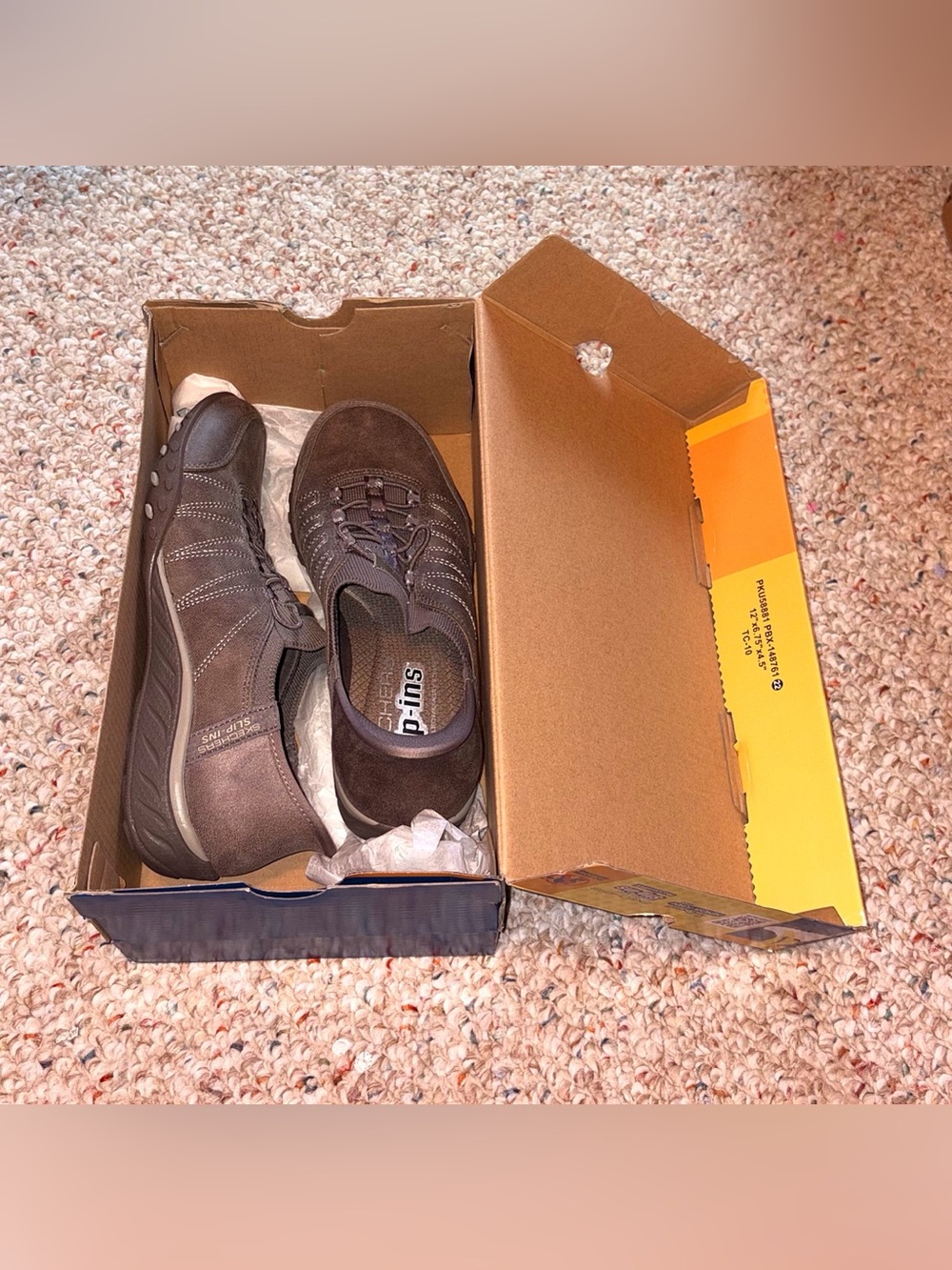 Sketchers NWT Relaxed Fit Homebody Sneakers Size 6.5 - Color Dark Taupe